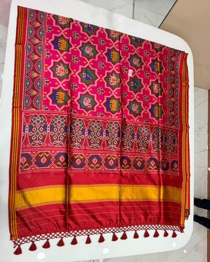 Gulaabi Gajraj
